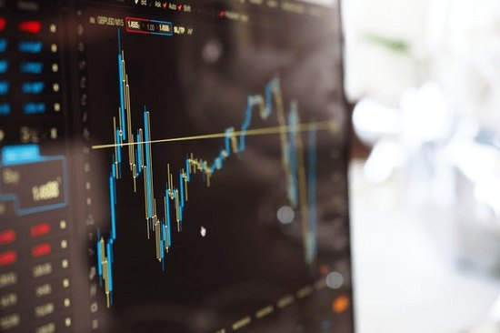 折价四成也难觅接盘方!中小银行股权拍卖频频遇冷,10月以来成交率不足一成